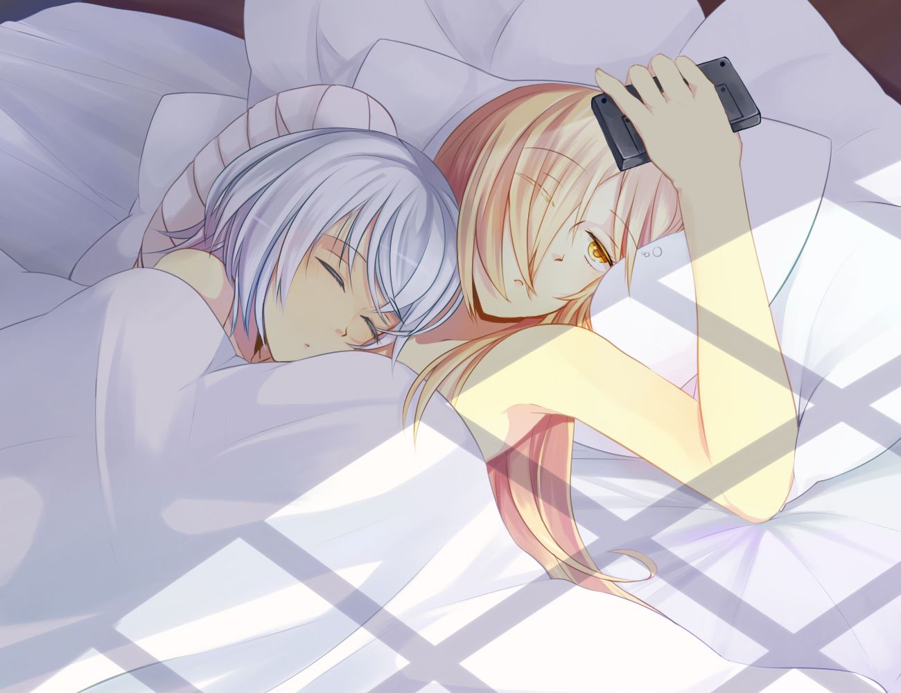 2 подруги спящие. Момидзи Бинбода. Сакура Итико и Момидзи.