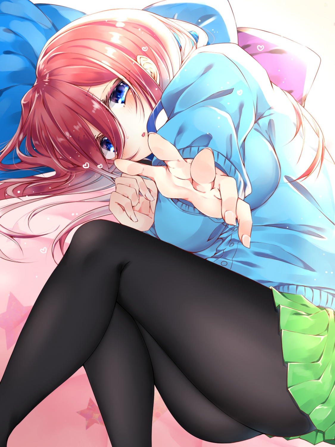 5-toubun_no_hanayome headphones nakano_miku pantyhose seifuku sweater tokitou_setsuna