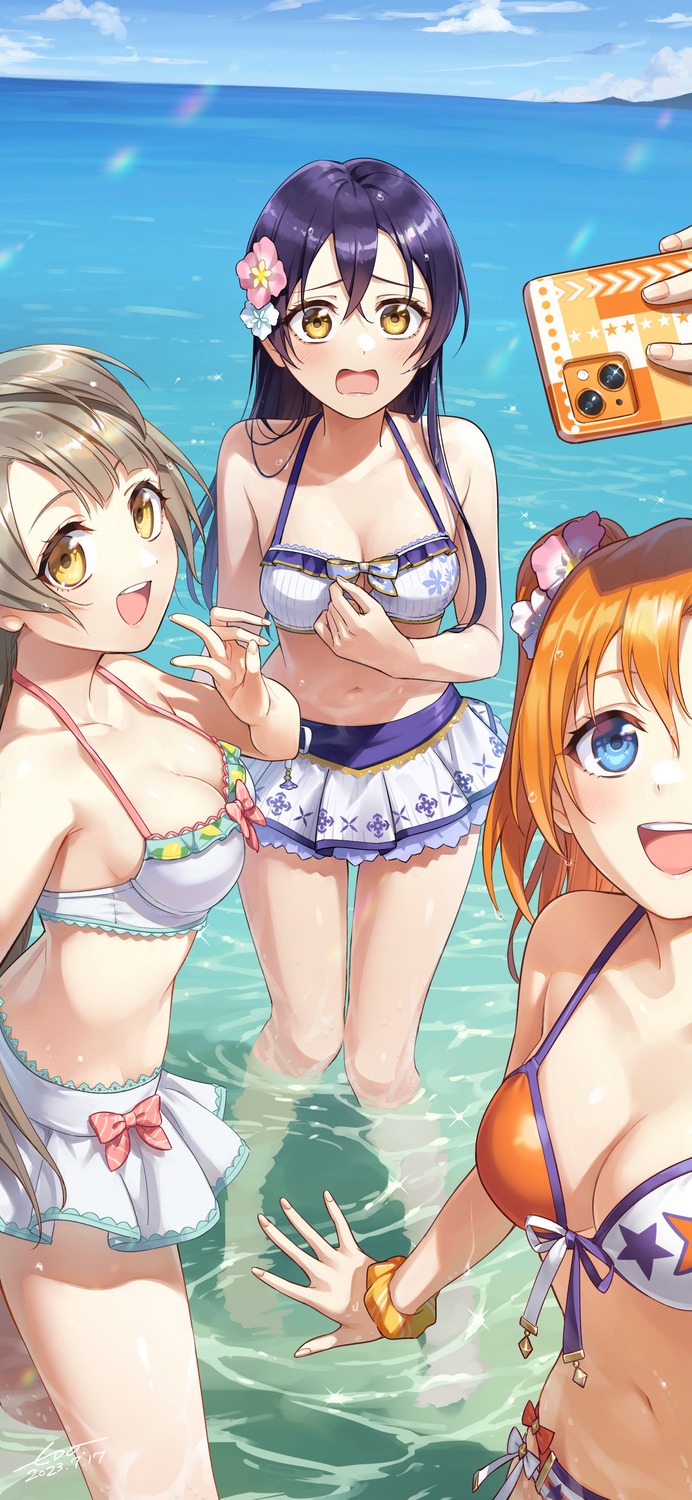 bikini kousaka_honoka love_live! minami_kotori selfie sonoda_umi swimsuits wedo wet