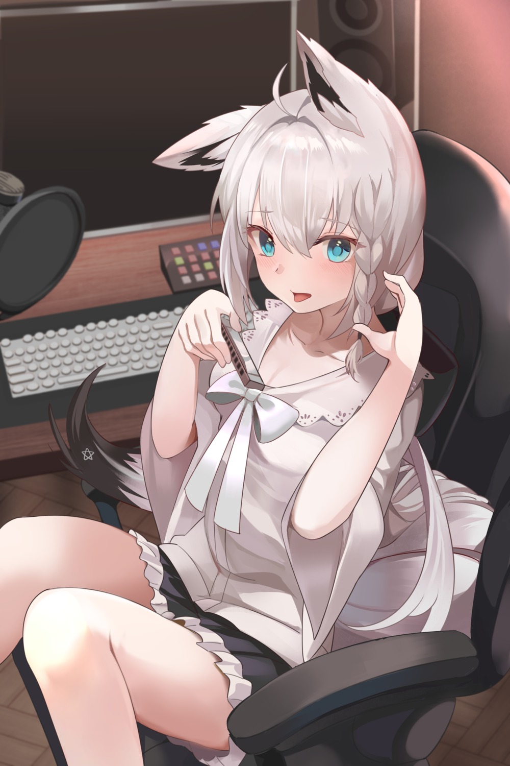 animal_ears cleavage hololive hololive_gamers kananote kitsune shirakami_fubuki tail