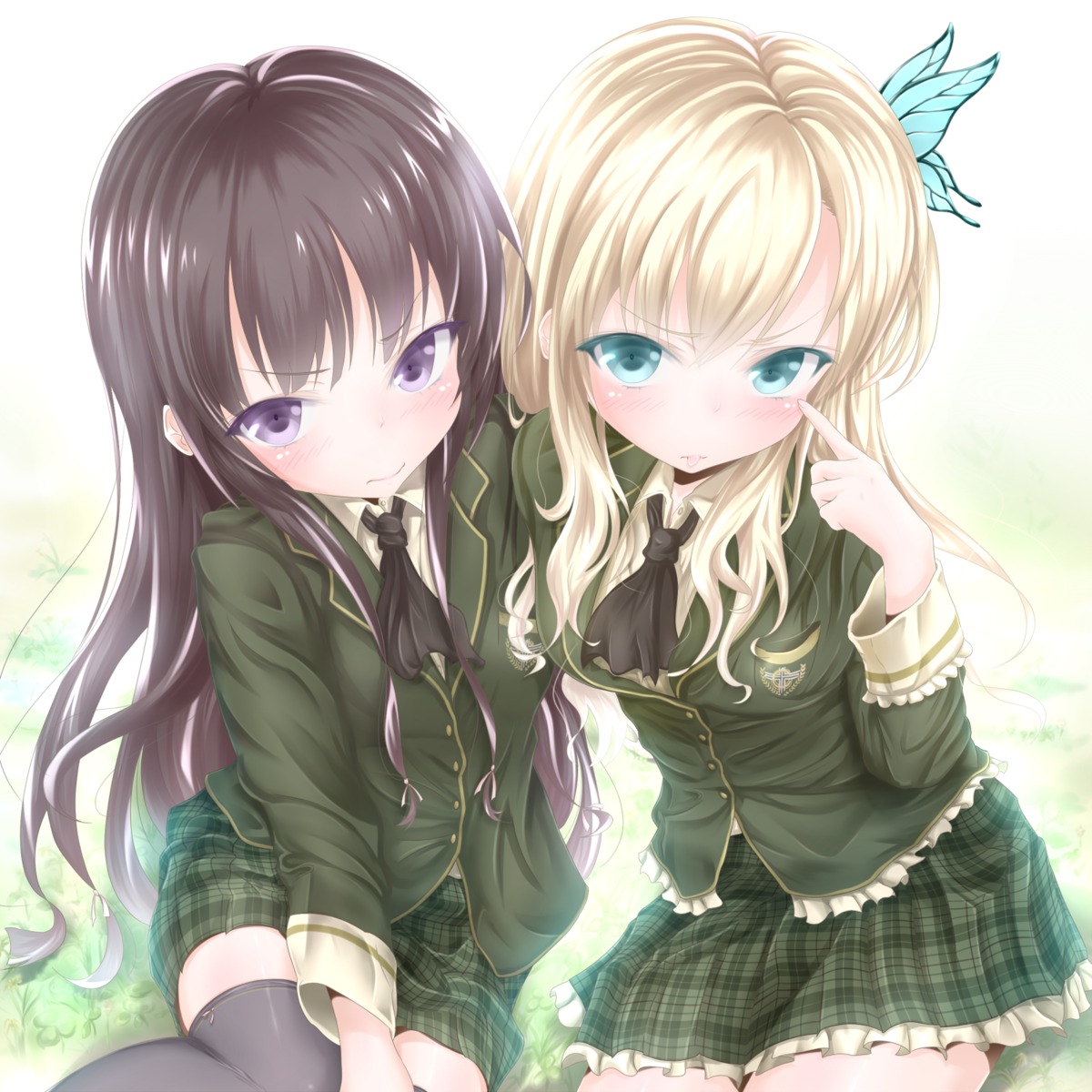 boku_wa_tomodachi_ga_sukunai kashiwazaki_sena mikazuki_yozora seifuku thighhighs wingheart