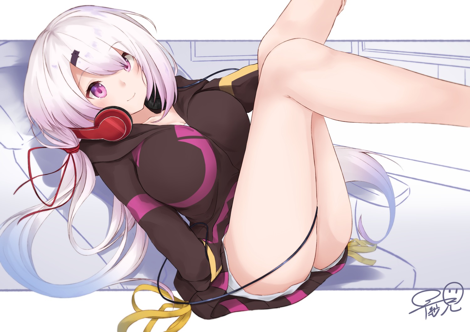 cleavage headphones nijisanji nijisanji_gamers shiina_yuika shirase_yui