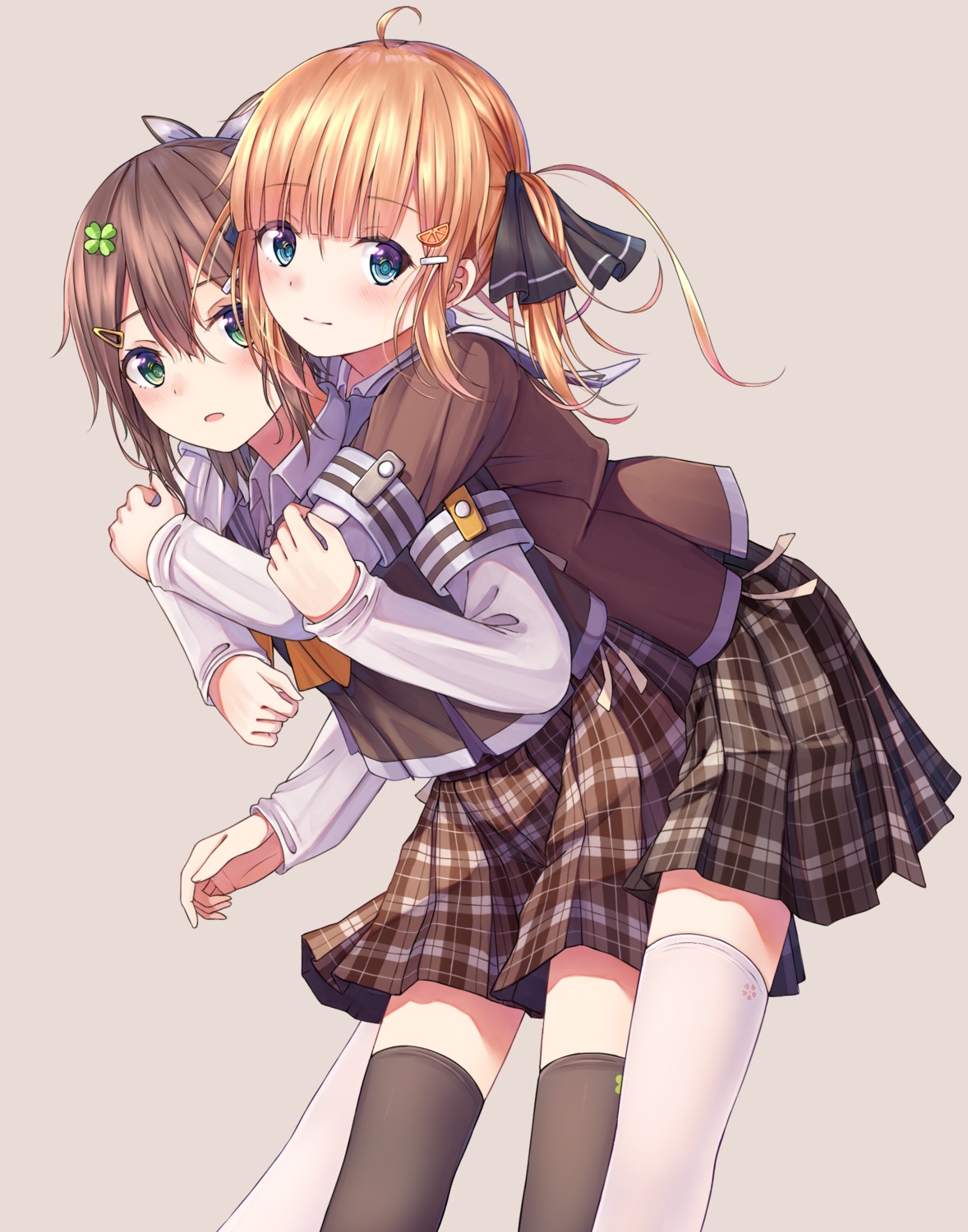 enuni seifuku thighhighs yuri