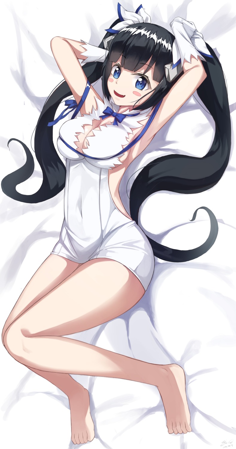 cleavage dress dungeon_ni_deai_wo_motomeru_no_wa_machigatteiru_darou_ka feet hestia_(danmachi) kimyo no_bra