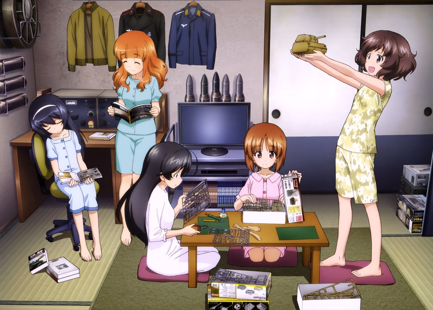 akiyama_yukari girls_und_panzer isuzu_hana nishizumi_miho pajama reizei_mako takebe_saori weapon