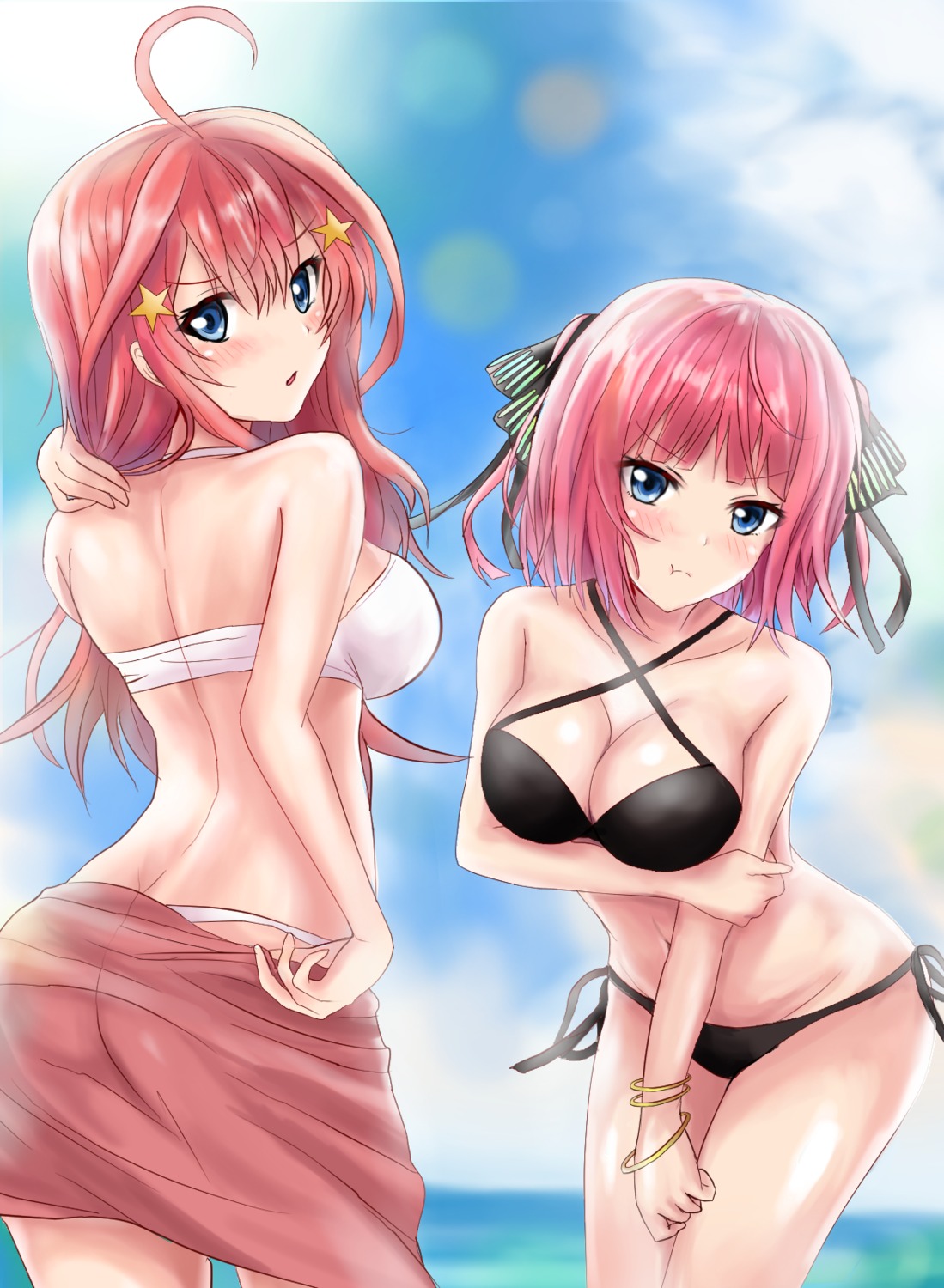 5-toubun_no_hanayome ass bikini breast_hold cleavage nakano_itsuki nakano_nino swimsuits tagme