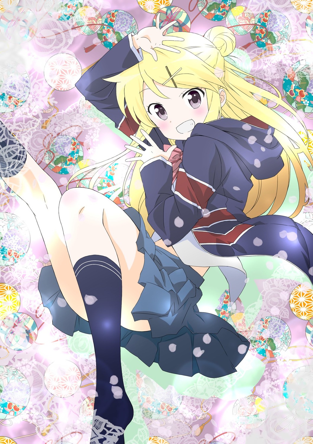 chamarusaku kin'iro_mosaic kujou_karen seifuku skirt_lift