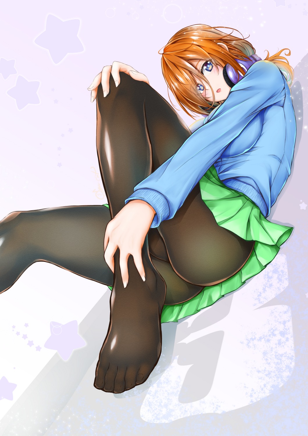 5-toubun_no_hanayome cigar_cat feet headphones nakano_miku pantyhose seifuku sweater