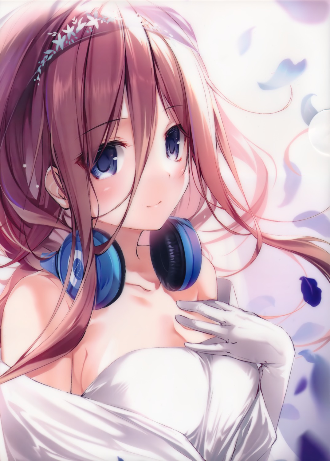 5-toubun_no_hanayome breast_hold cleavage dress headphones karory nakano_miku wedding_dress