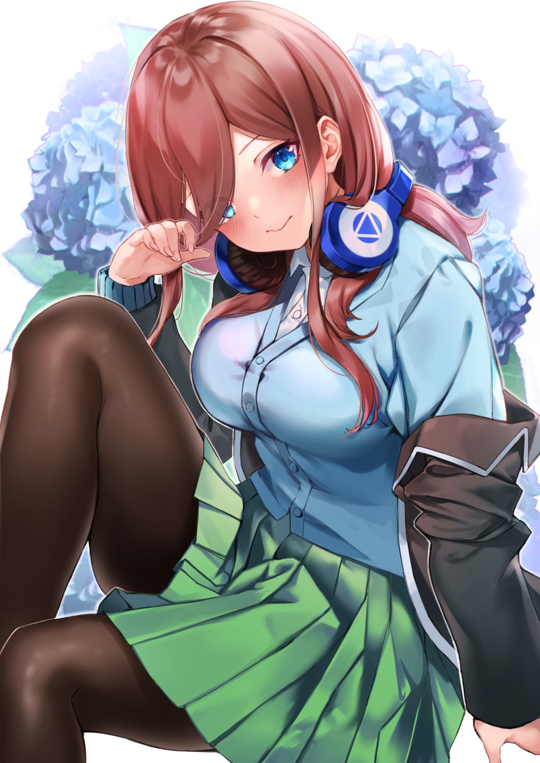 5-toubun_no_hanayome hachiroku_(hatirokusann86) headphones nakano_miku pantyhose seifuku skirt_lift sweater