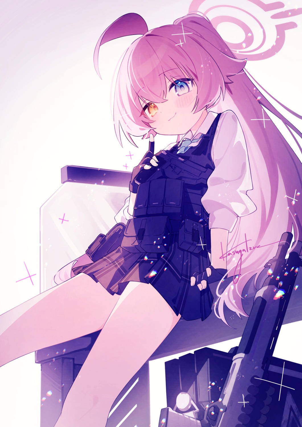 blue_archive gun halo heterochromia kasuga_izure seifuku takanashi_hoshino