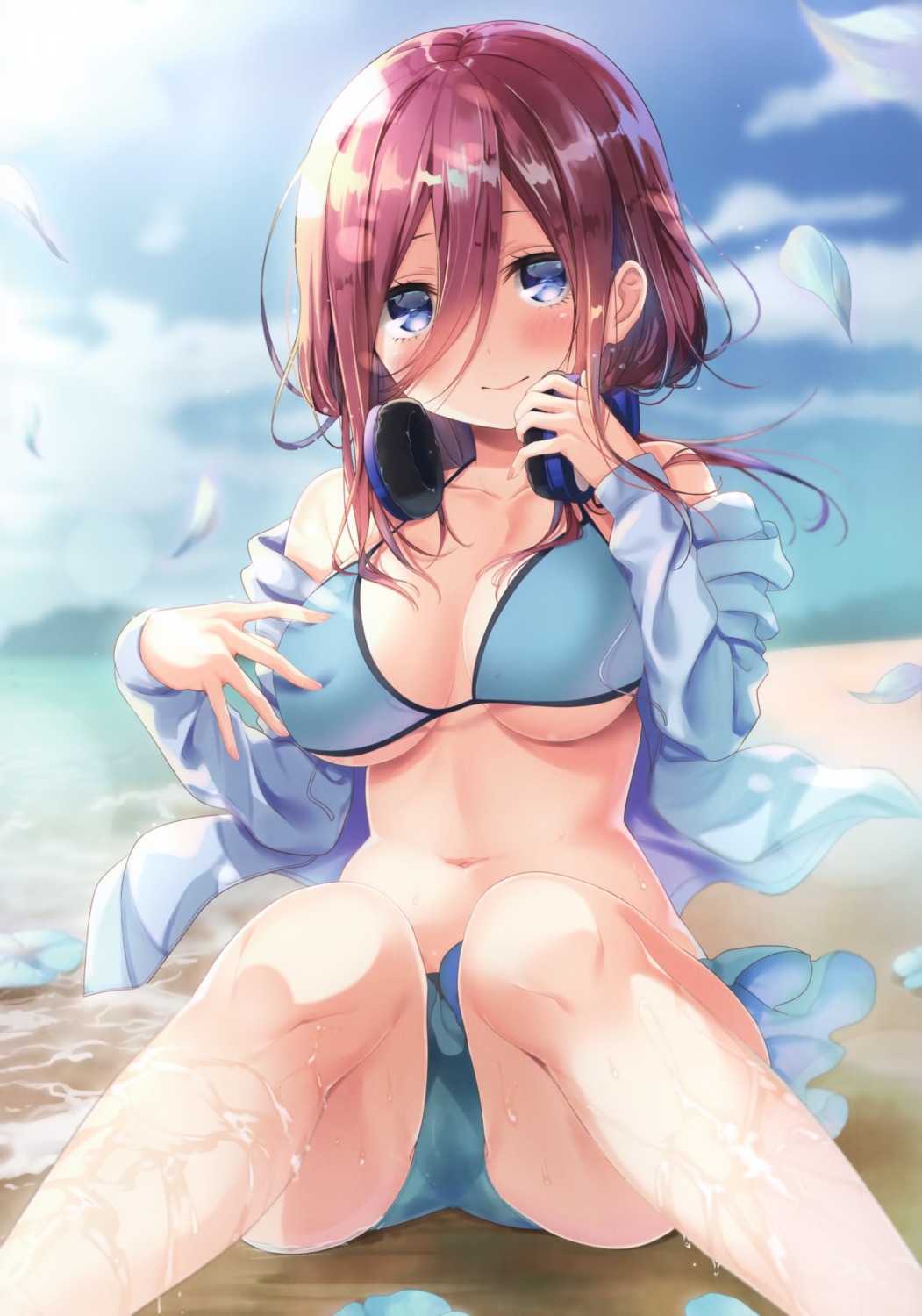 5-toubun_no_hanayome bikini breast_hold headphones nakano_miku swimsuits waki_(pixiv2609622) wet