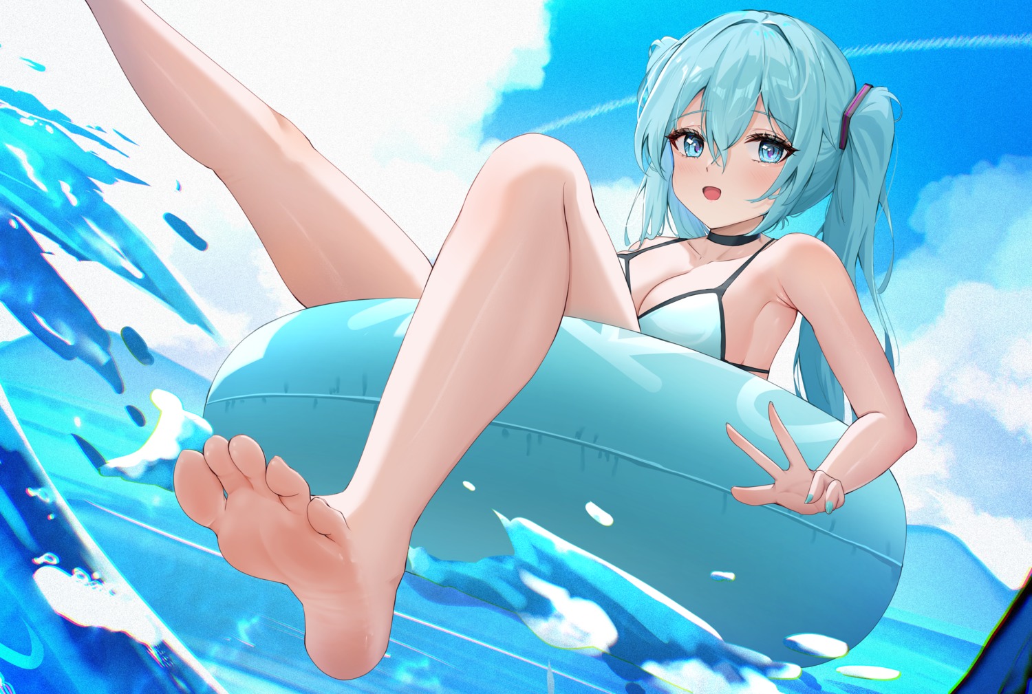 bikini_top feet hatsune_miku radoremo swimsuits vocaloid