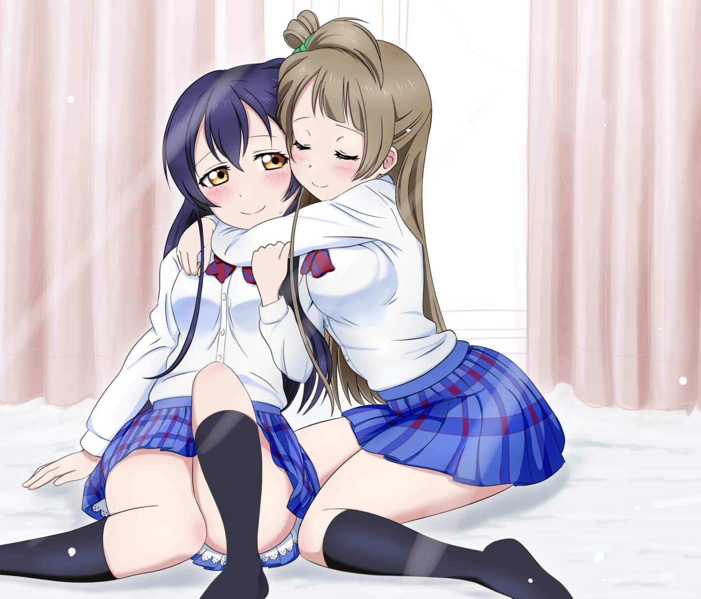 love_live! minami_kotori ofuchobetto_shirai seifuku skirt_lift sonoda_umi yuri