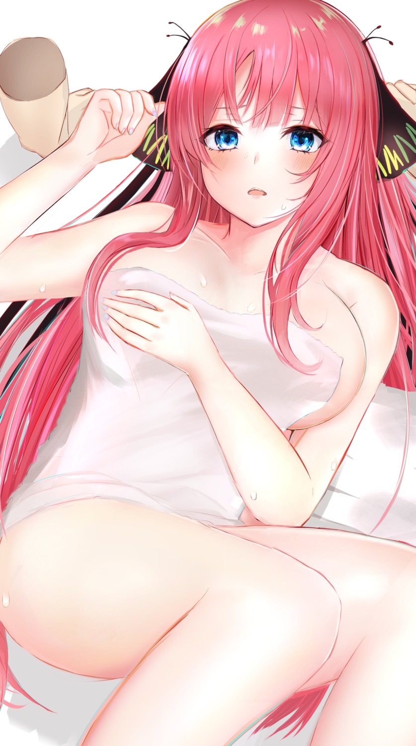 5-toubun_no_hanayome breast_hold efuri_(riarea00) nakano_nino towel