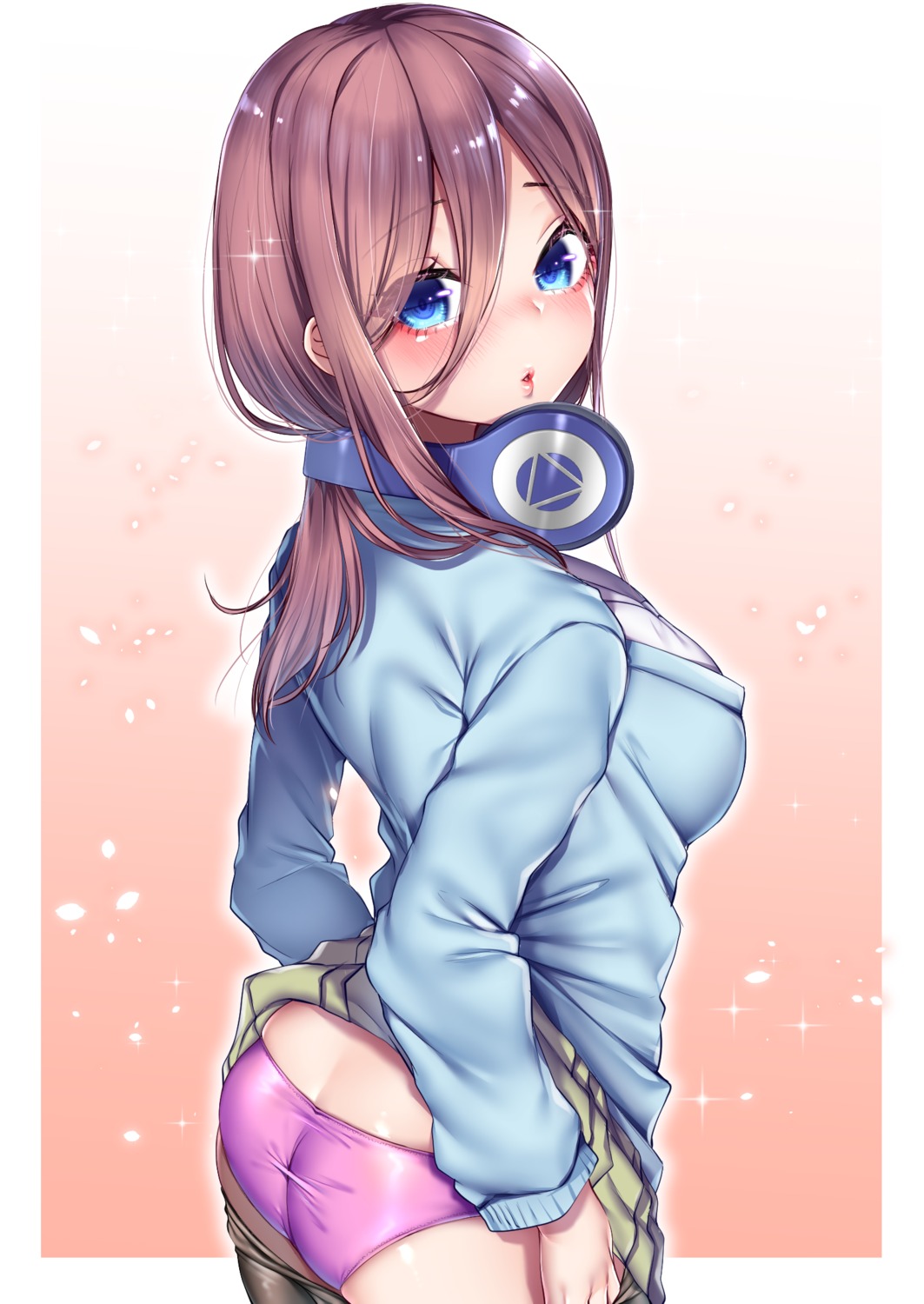 5-toubun_no_hanayome ass buta_tamako headphones nakano_miku pantsu pantyhose seifuku skirt_lift sweater