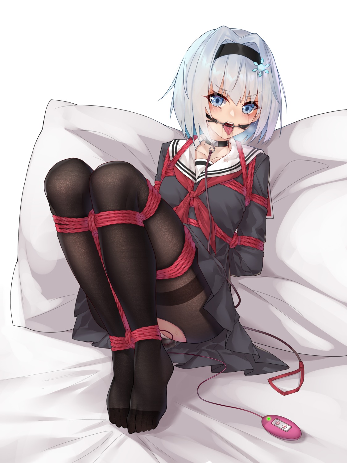 bondage feet ginklaga pantsu pantyhose ryuuou_no_oshigoto! seifuku skirt_lift sora_ginko torn_clothes vibrator