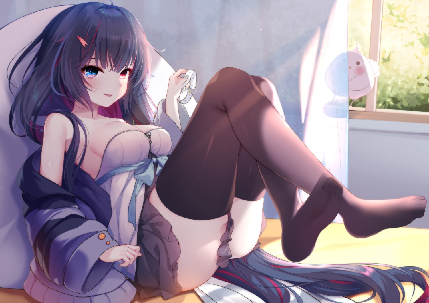 feet gu_gu_da_mo_wang heterochromia no_bra thighhighs