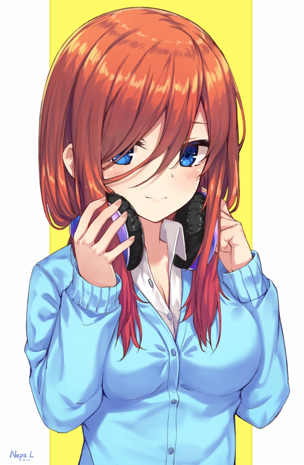 5-toubun_no_hanayome breast_hold cleavage headphones nakano_miku neps-l sweater