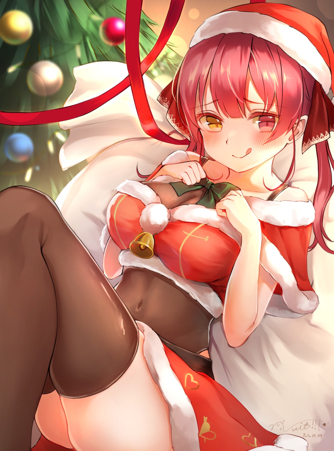 arinko_kotsunko christmas heterochromia hololive houshou_marine skirt_lift thighhighs