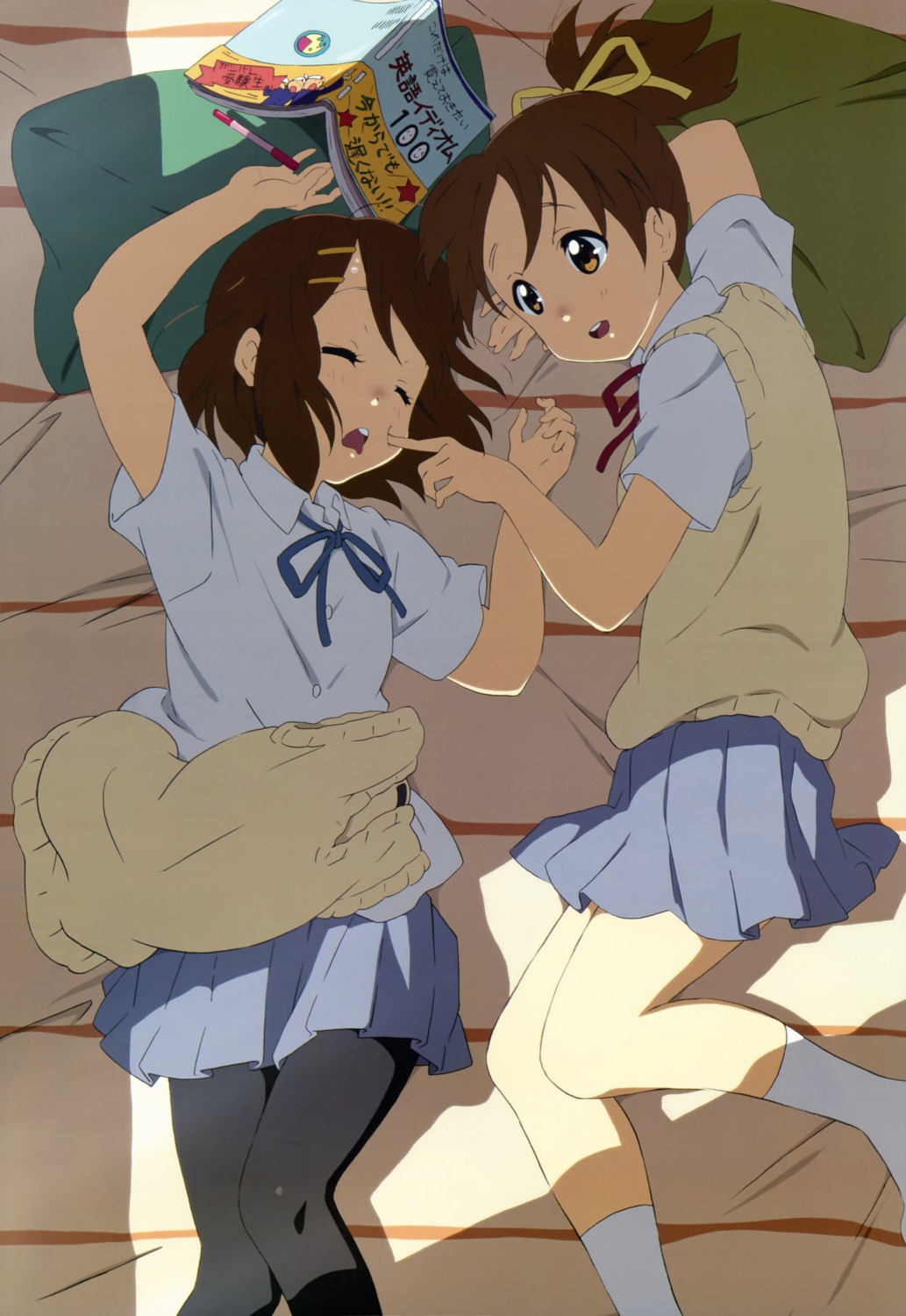 hirasawa_ui hirasawa_yui k-on! nakano_emiko pantyhose seifuku sweater