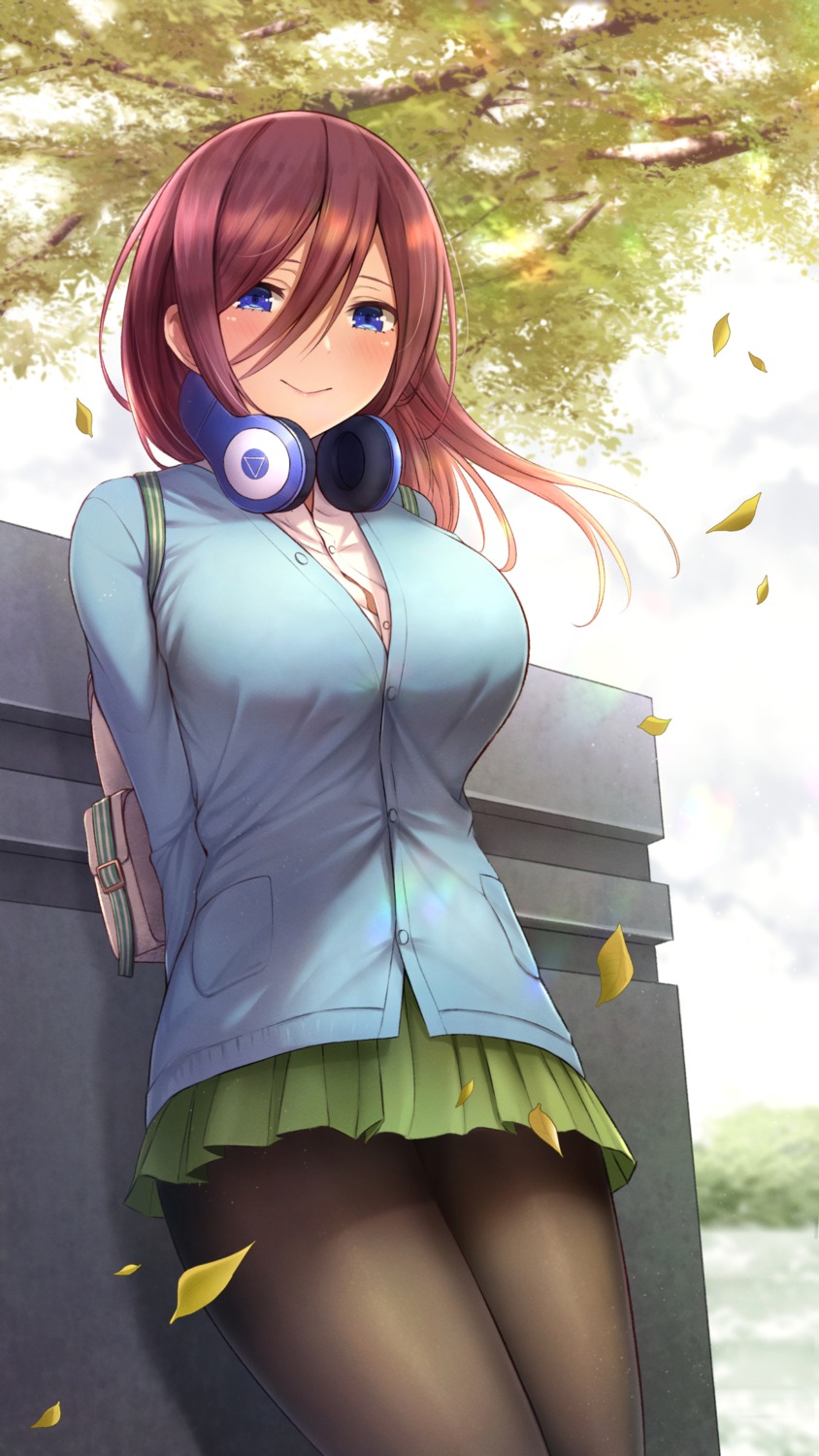 5-toubun_no_hanayome fou_zi headphones nakano_miku pantyhose seifuku sweater