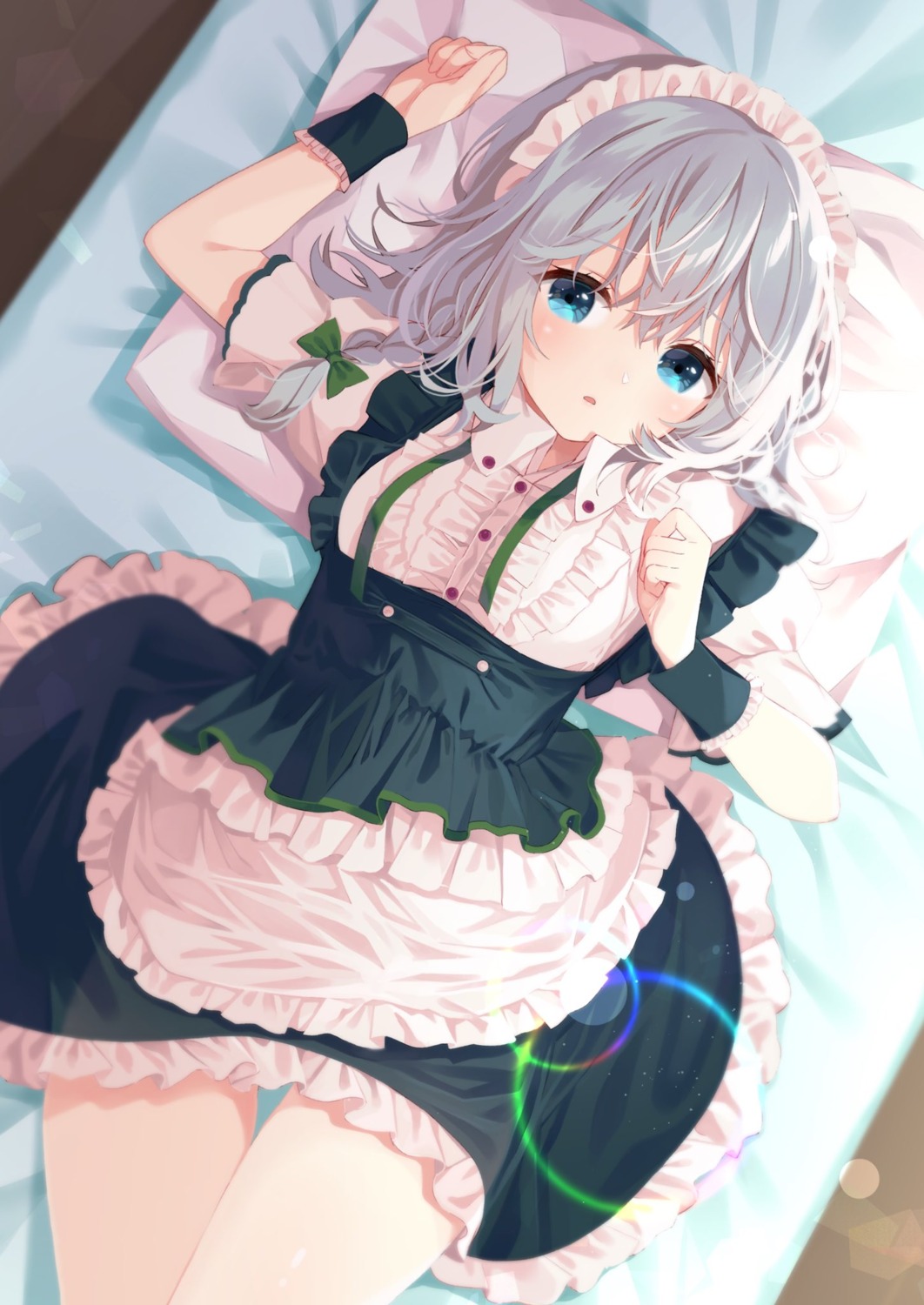 izayoi_sakuya maid samayoi skirt_lift touhou