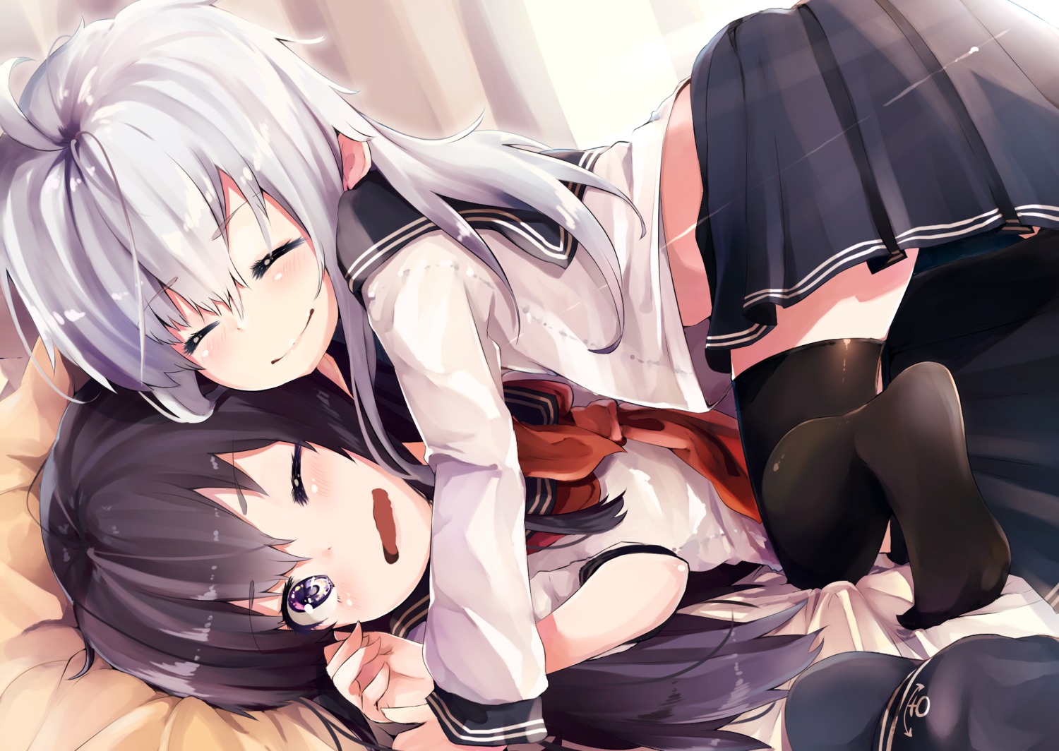 akatsuki_(kancolle) feet hibiki_(kancolle) kantai_collection seifuku shirt_lift taisho_(gumiyuki) thighhighs yuri