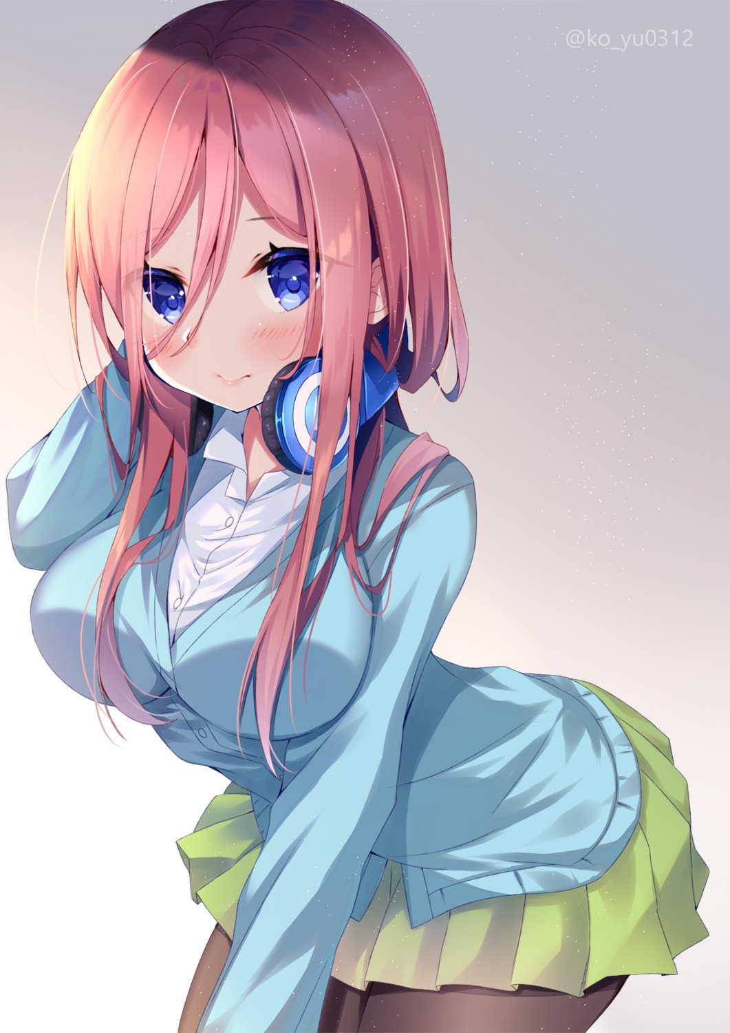 5-toubun_no_hanayome headphones ko_yu nakano_miku pantyhose seifuku sweater